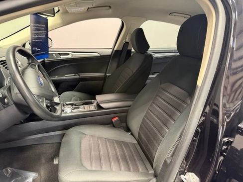 Used 2020 Ford Fusion SE FWD image 16