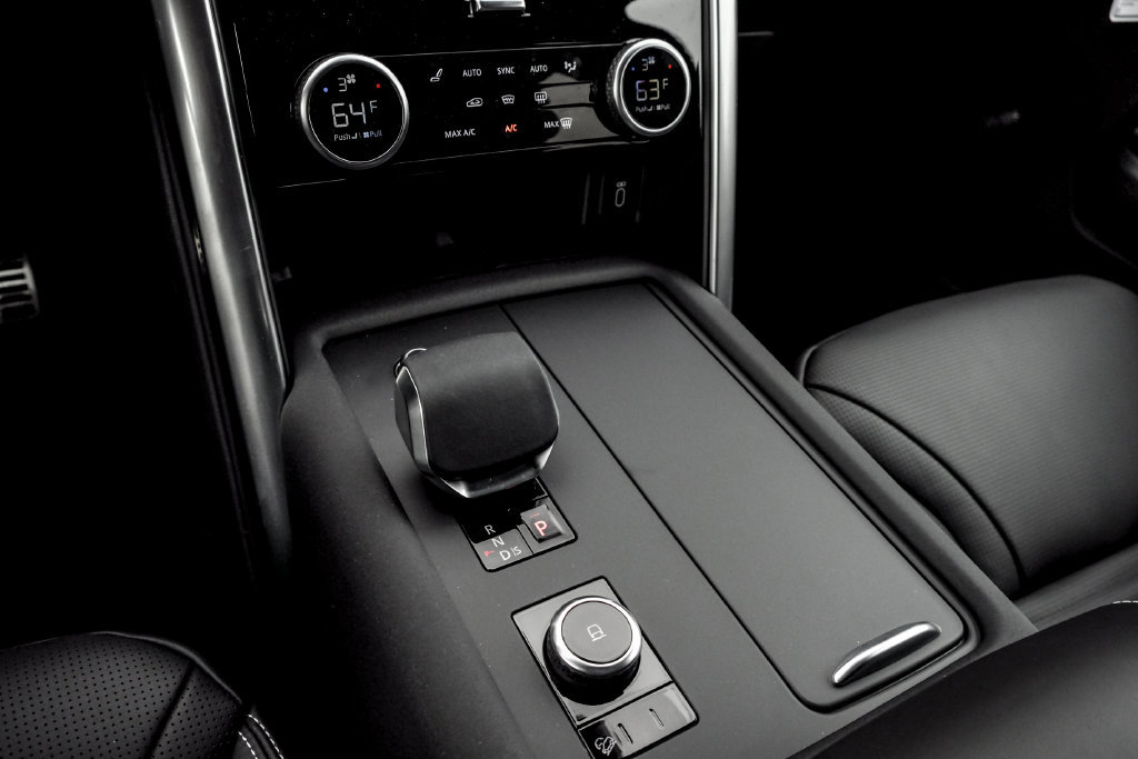 New 2026 Land Rover Discovery Limited Edition AWD/4WD image 14