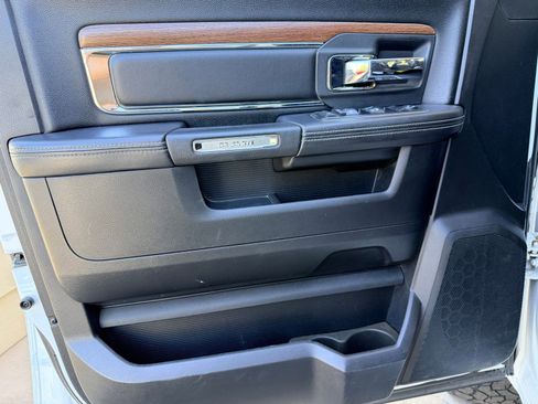 Used 2015 RAM 1500 Laramie w/ Convenience Group AWD/4WD image 24