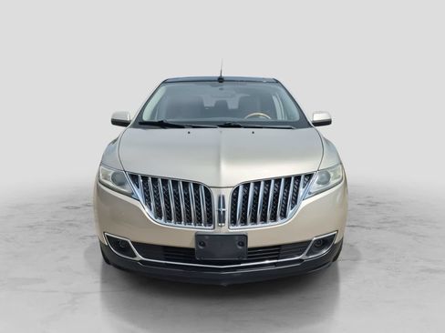 Used 2011 Lincoln MKX AWD w/ Wood Pkg image 3