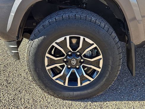 Used 2021 Toyota Tacoma TRD Sport image 11