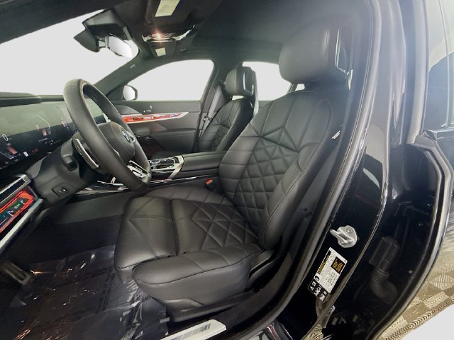 Used 2026 BMW 740i xDrive AWD/4WD image 21
