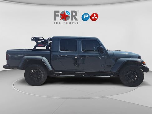 Used 2025 Jeep Gladiator Sport AWD/4WD image 6