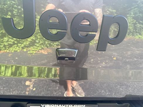 Used 2021 Jeep Gladiator Mojave AWD/4WD image 14