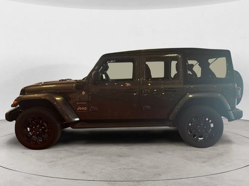 Used 2024 Jeep Wrangler Unlimited Sahara w/ Technology Group AWD/4WD image 6