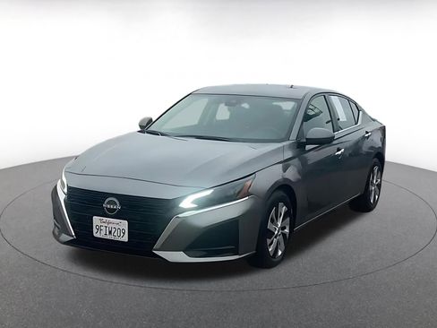 Used 2023 Nissan Altima 2.5 S image 7