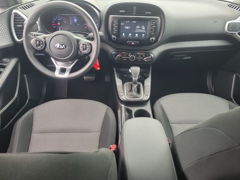 Used 2020 Kia Soul LX FWD image 17