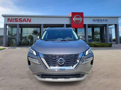 Used 2021 Nissan Rogue SV w/ Premium Package FWD image 6