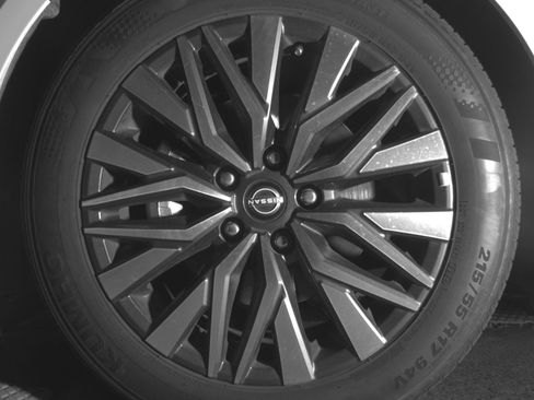 Used 2025 Nissan Altima 2.5 SV image 12