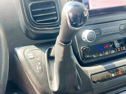 Used 2024 RAM ProMaster 2500 w/ Convenience Group image 25