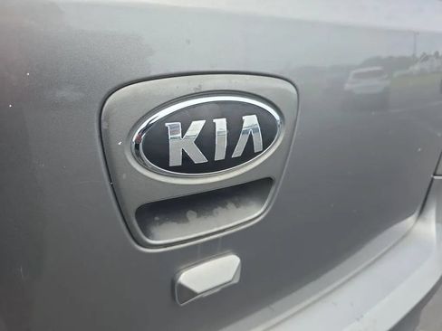 Used 2013 Kia Soul ! FWD image 10