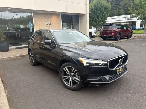 Used 2020 Volvo XC60 T6 Momentum w/ Protection Package AWD/4WD image 3