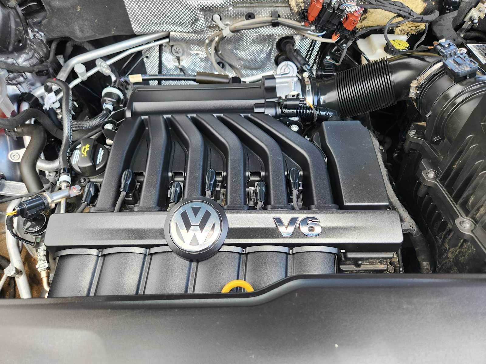 Used 2022 Volkswagen Atlas SEL R-Line AWD/4WD image 17