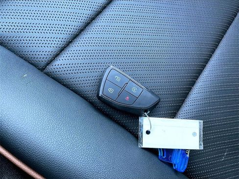 Used 2024 GMC Canyon AT4 w/ AT4 Premium Package image 29