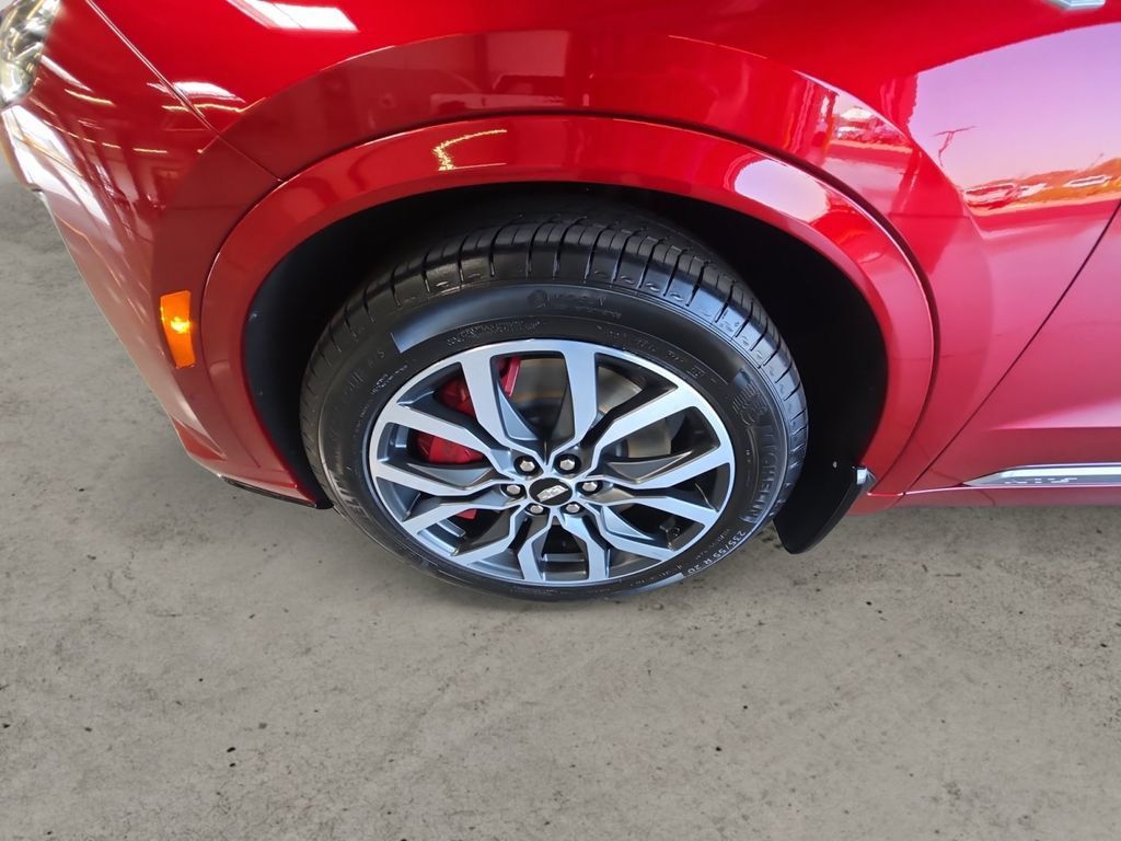 Used 2024 Cadillac XT6 Sport w/ Technology Package AWD/4WD image 9