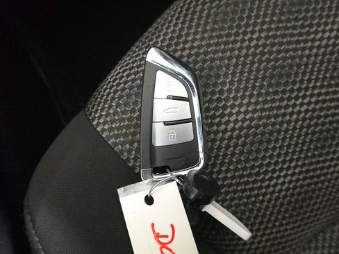 Used 2021 Nissan Rogue Sport SV image 31