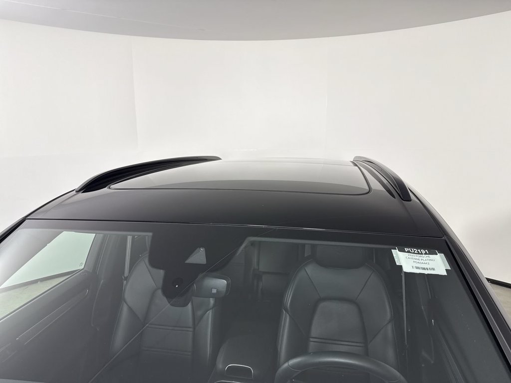 Certified 2023 Porsche Cayenne Platinum Edition AWD/4WD image 17
