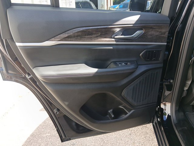 New 2027 Jeep Grand Cherokee Limited AWD/4WD image 20
