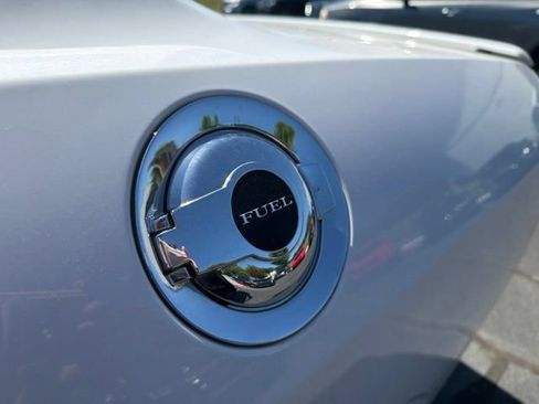 Used 2016 Dodge Challenger R/T RWD image 12
