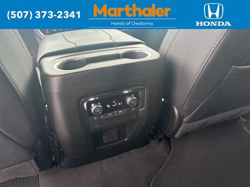 Used 2025 GMC Yukon XL Denali image 24