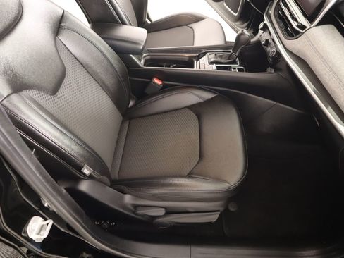 Used 2025 Jeep Compass Latitude image 12