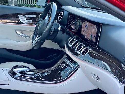 Used 2020 Mercedes-Benz E 450 4MATIC Sedan w/ Parking Assistance Package image 22