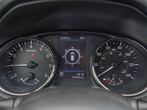 Used 2018 Nissan Rogue SV w/ Premium Package image 13