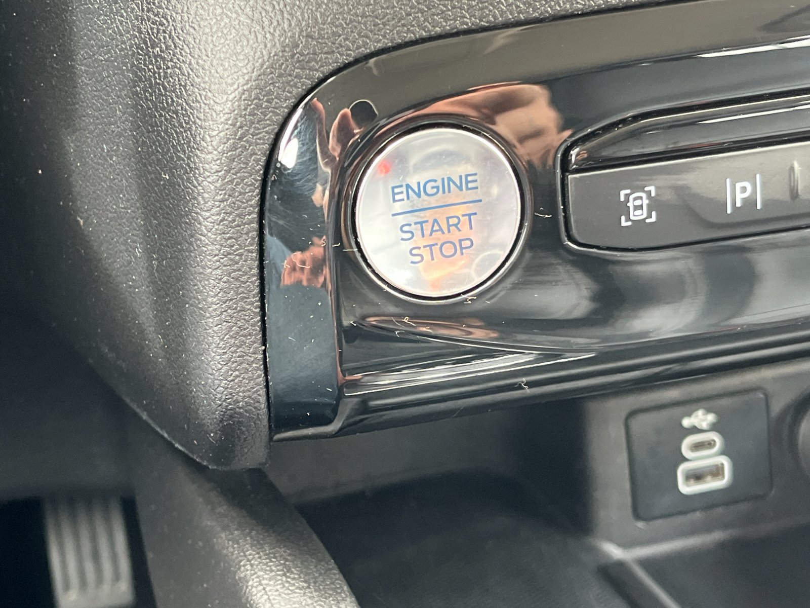 Used 2024 Ford Escape Platinum AWD/4WD image 23