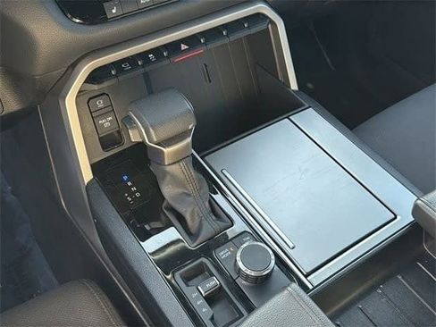 Used 2025 Toyota Sequoia SR5 AWD/4WD image 21