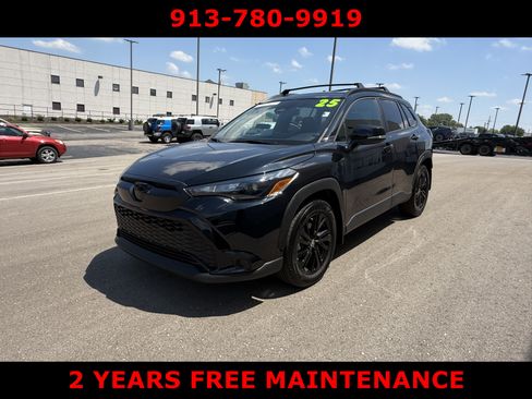 Used 2025 Toyota Corolla Cross AWD Hybrid image 2