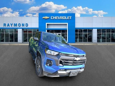 Used 2023 Chevrolet Colorado LT w/ LT Convenience Package AWD/4WD image 9