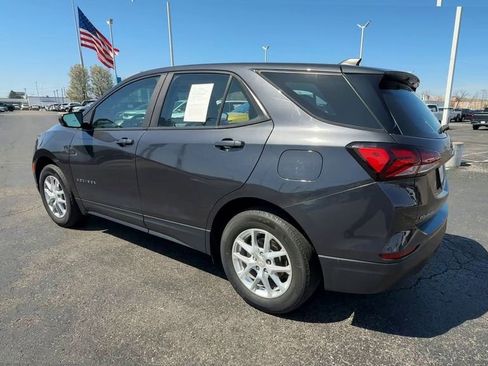 Used 2022 Chevrolet Equinox LS FWD image 6