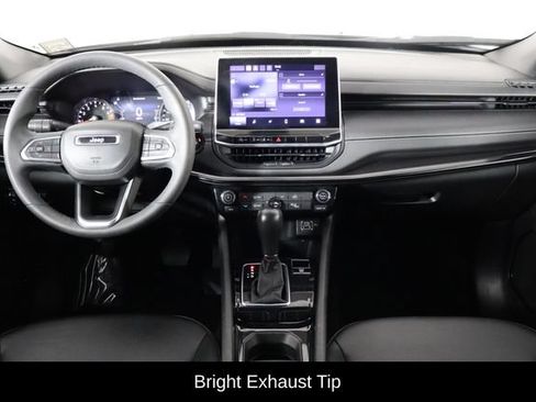 Used 2022 Jeep Compass Latitude FWD image 13