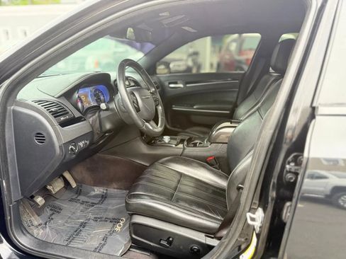 Used 2017 Chrysler 300 S AWD/4WD image 8