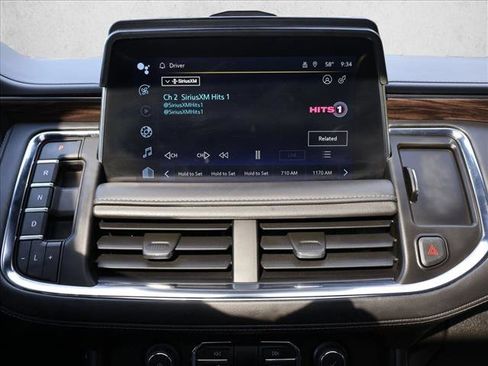 Used 2022 Chevrolet Suburban Z71 w/ Luxury Package AWD/4WD image 16
