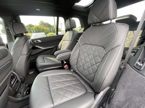 Used 2026 BMW X7 xDrive40i w/ M Sport Package AWD/4WD image 13