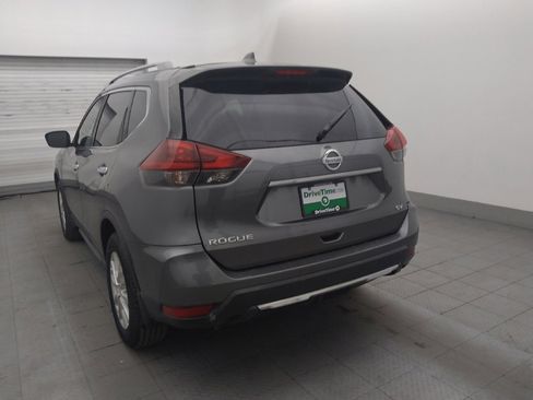 Used 2018 Nissan Rogue SV FWD image 5