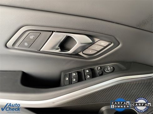 Used 2024 BMW 330e w/ Convenience Package image 21