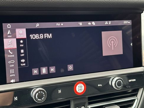 New 2026 Porsche Macan image 23