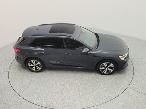 Used 2024 Audi Q8 e-tron Premium Plus AWD/4WD image 25
