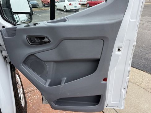 Used 2018 Ford Transit 350 XLT image 18