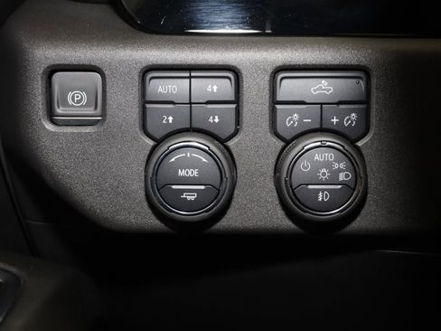 Used 2024 Chevrolet Silverado 1500 LT Trail Boss image 29