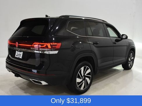 Used 2025 Volkswagen Atlas SE image 4