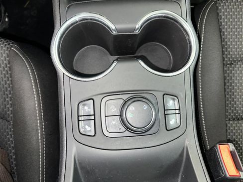 Certified 2022 GMC Terrain SLE w/ Driver Convenience Package image 17