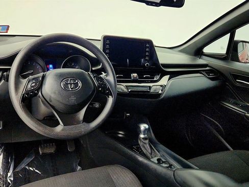 Used 2019 Toyota C-HR LE FWD image 12