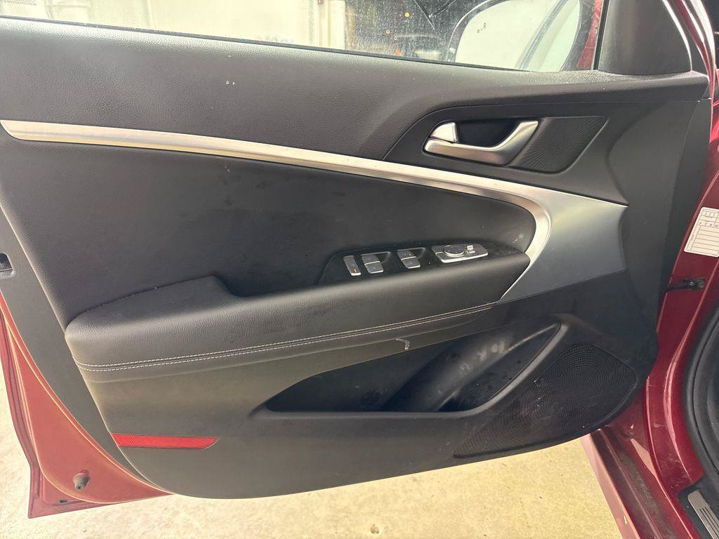 Used 2023 Genesis G70 2.0T AWD/4WD image 19