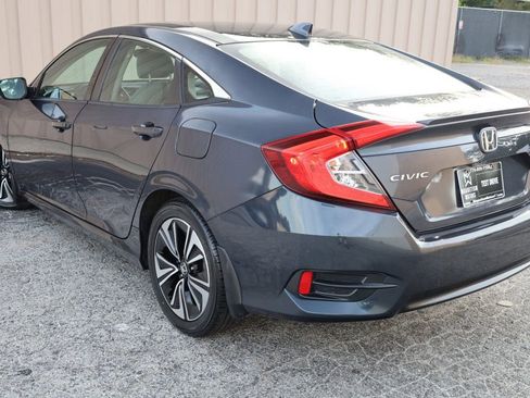 Used 2017 Honda Civic EX-T image 8