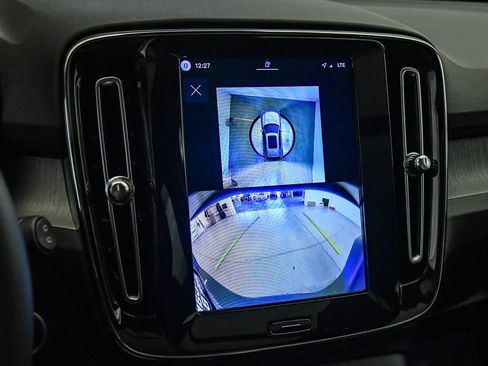 Certified 2026 Volvo XC40 B5 Plus AWD/4WD image 23