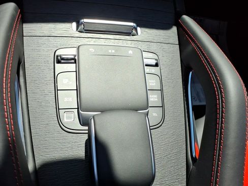 Used 2025 Mercedes-Benz GLE 53 AMG 4MATIC image 17