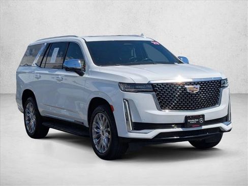 Used 2023 Cadillac Escalade Premium Luxury RWD image 3